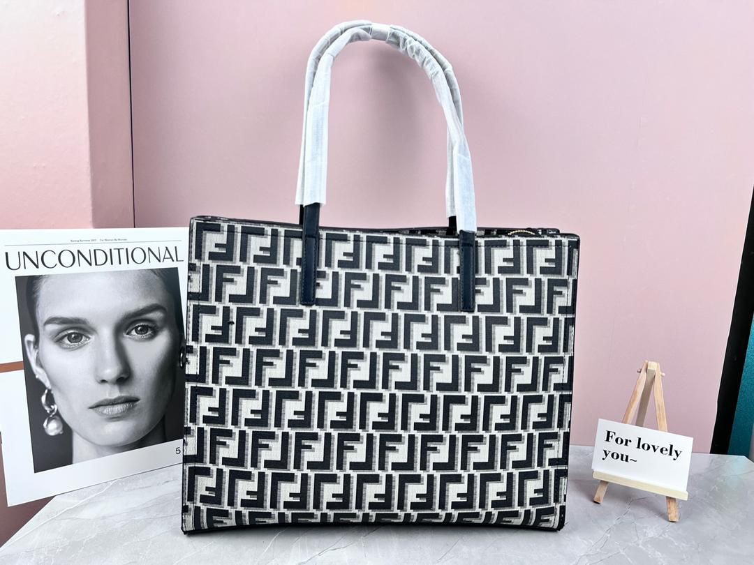 Handbag 5(skylar trends)